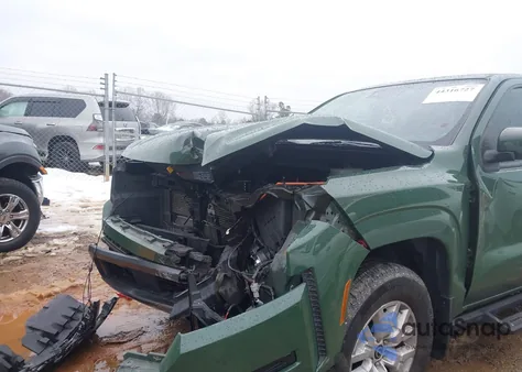 2022 Nissan Frontier Sv 4X4 z USA, uszkodzony, nr VIN 1N6ED1EK3NN622318